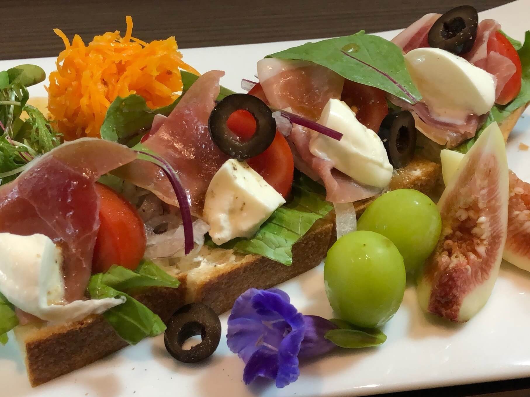 オープンサンド